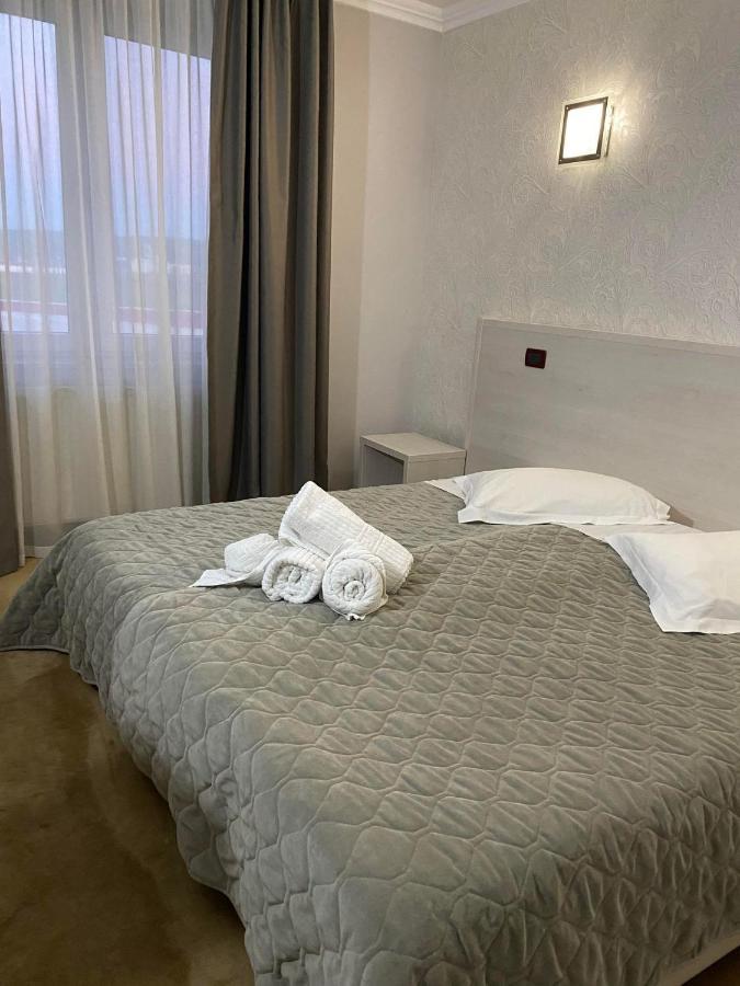 Grand Master Hotel Dej Bagian luar foto