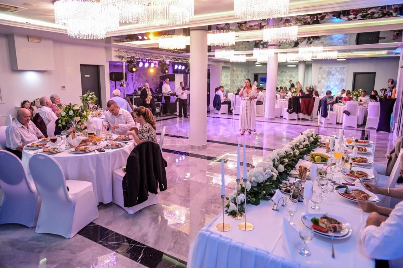 Grand Master Hotel Dej Bagian luar foto